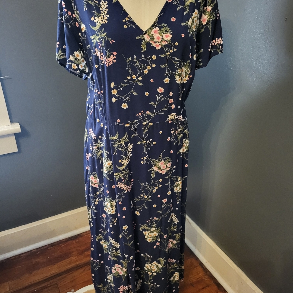 Navy floral dress.  Old navy size large